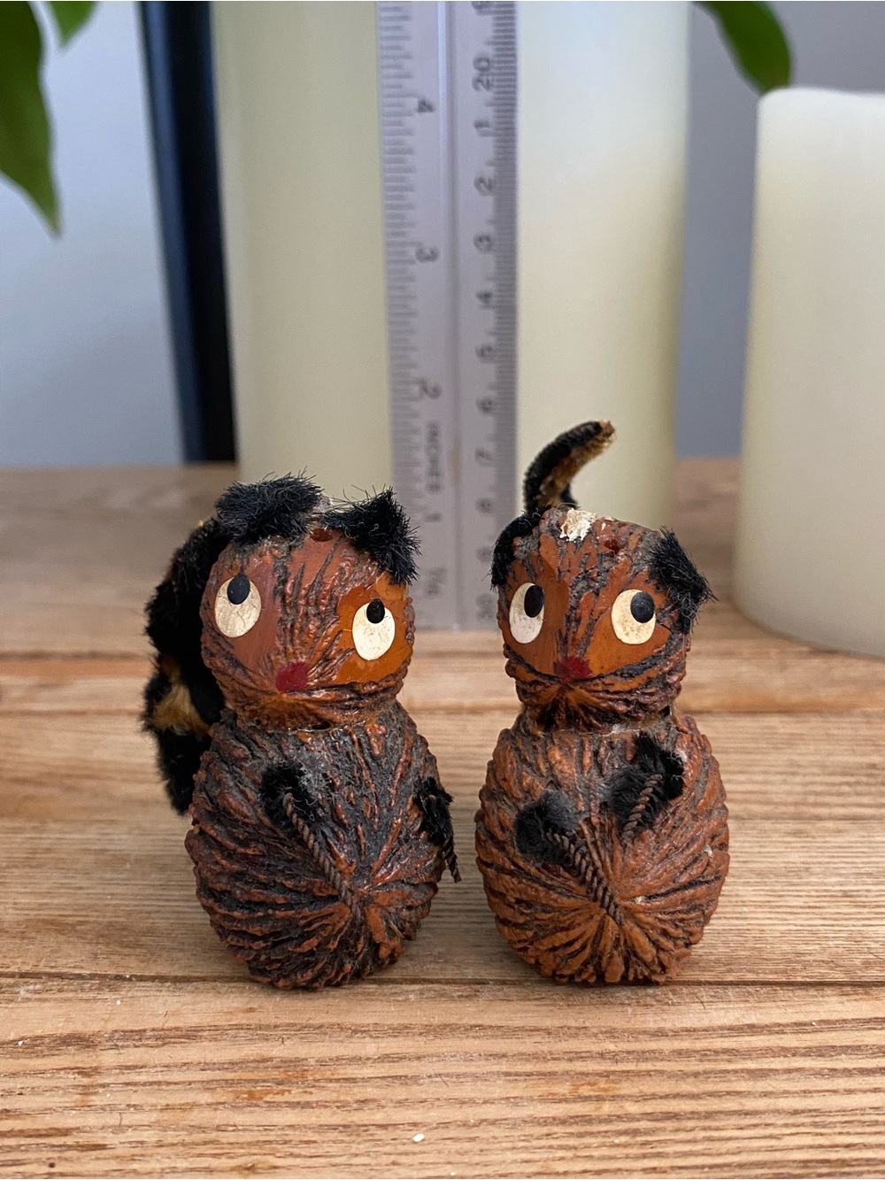 Vintage Walnut Shell Skunk Salt & Pepper Shakers Kitsch Folk Art